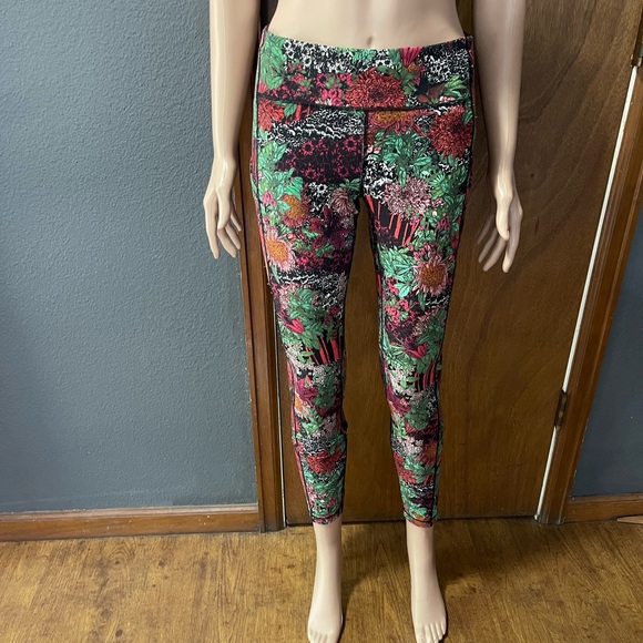 Lululemon"Speed Up Tight * Full - On Luxtreme * 28" Zen Garden Multi - Picture 13 of 14